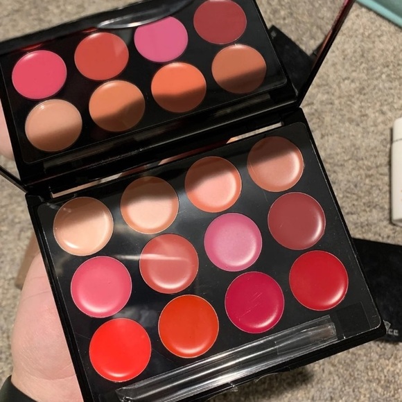 Make Up - Picture 3 of 8